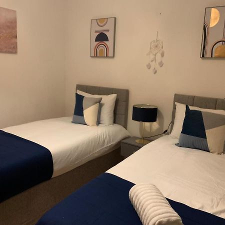 Absolute Stays In Sherwood- Nottingham Castle- Capital Fm Arena Nottingham- Contractors-Free Wifi- Free Parking- Long And Short Stays- Families-East Midlands Airport-Trent Bridge-Actors-Aria Court- Mansfield Exterior photo